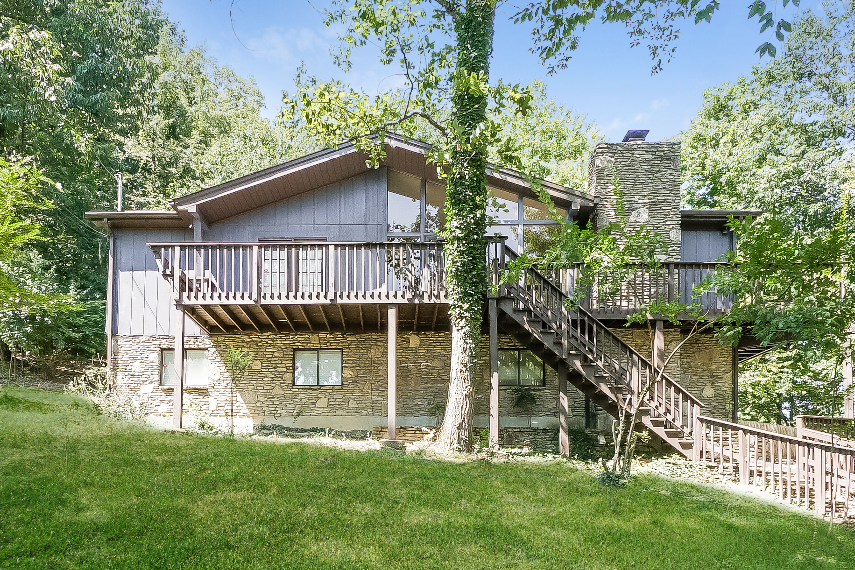 1211 Rudgate Cove Louisville, KY 40214